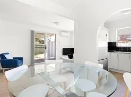 Villa Burra - Pet Friendly - 5 Mins Walk to the Beach