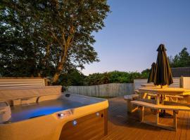 Tihi Time - Great Deck Spa Pool & Games Room, hotel in Rotorua
