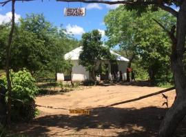 CampZora Selous, hôtel avec parking à Kwangwazi