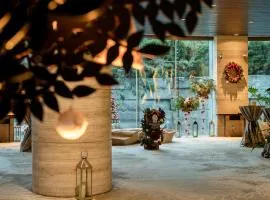 Banyantree Shanghai On the Bund - Tales rooftop bar boasts a jaw-dropping panoramic vista