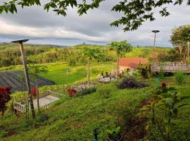 Natural House Farm Stay, place to stay in Môndól Kiri