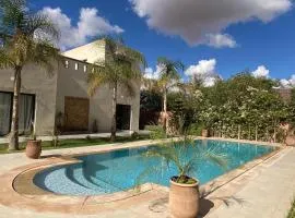 Magnifique Villa Proche Marrakech 4 Chambres, Piscine 10m, Accueille 8 à 10 Personnes