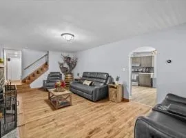 Cozy Farmhouse - Fireplace, Backyard, BBQ, Games - 3 MIN TO CAMELBACK