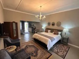 Steenkoppies semi self catering apartment