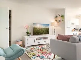 Cosy 2-Bed Apartment in the Heart of Strathfield
