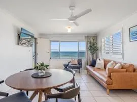 Absolute Beachfront Apartments 3T