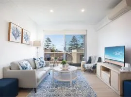 MadeComfy Trendy Apartment on Dee Why Beach