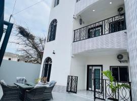 Serenity Apartments, ξενοδοχείο σε Old Yundum