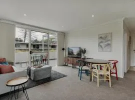 Peaceful 1-Bed Apartment Close to Lonsdale St