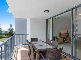 Beachside 2-Bed with Pools Gym BBQ and Parking