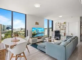 Spaciously Bright 1-Bed Apartment