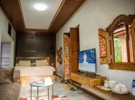 Kamar Daje by Arnadi