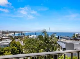 2-Bed near Beach with BBQ & Stunning Ocean Views