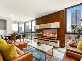 Central 2-Bed with Parking & Stunning Views