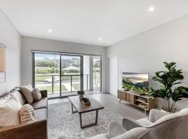 First Floor 3-Bed Stunning Unit by The Ocean
