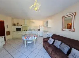 Location Vacances Saint-Jean-de-Monts: T2 Centre-Ville, Proche Plage et Commerces - FR-1-777-9