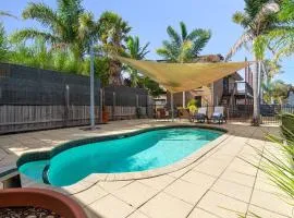 Spacious 4-Bed Home 5-min from the Beach