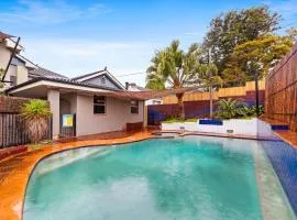 Modern 3-Bed with Pool & Water Views by Beach