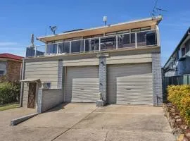 Sea Gazza - Welsh Street, 12