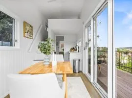 Cute 1-Bed Tiny House with Garden in Nature