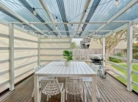 4-Bed Beach House with Garden & Alfresco Dining