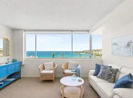 Wake Up to the Ocean: 1-Bed with Pool & Views