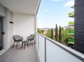 Lakeside 1-Bed with AC, Parking & Balcony