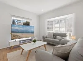 Quiet 2-Bed Retreat with Private Courtyard