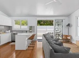 Relaxing 2-Bed Home Close to Beaches and Parks