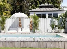 Palm Cove Retreat - Walk to beach & CBD