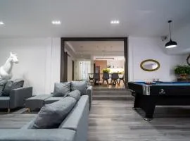 Senai -- Spacious & Mahjong & Billiards & KTV #4BR5B #30-35 pax by Cowidea