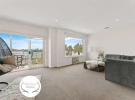 Amazing Lake View family-friendly Holiday Home