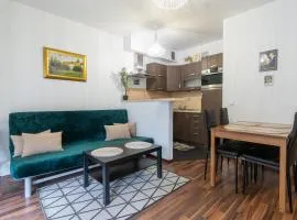 Orkana Spacious Apartment by BookingHost