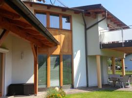 Haus Astrid, vakantiewoning aan het strand in Keutschach am See