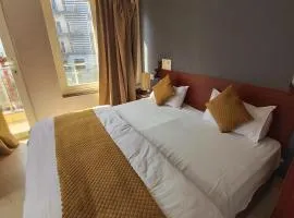 Hotel Shiv Palace Yoga World Retreat