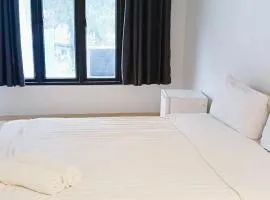 Snap inn Sukhumvit 1 สแนป สุขุมวิท ซอย 1 - Gold