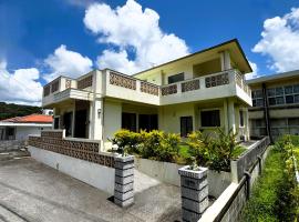 やんばる別荘三原でーじまぎー -Yanbaru stay MIHARA VILLA GRANDE-, hotel v destinaci Nago