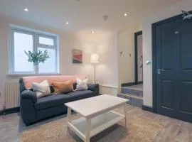 Luxury Living, Central Spot