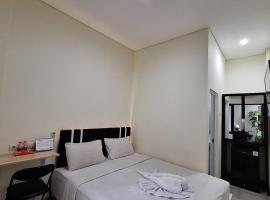 TRAM - The Seturan Raya Eksklusif Rooms, ξενοδοχείο σε Seturan