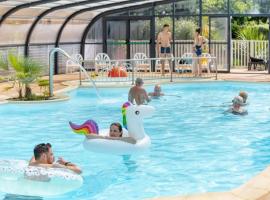 Camping 4 étoiles - Piscine - eec0di, hôtel à Fouesnant