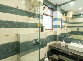 Luxury Apartments Candolim Luxfort, hotel in Candolim