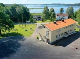 Kalvs Skolhus，位于Kalv的酒店