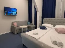 Royal Blue Central Point