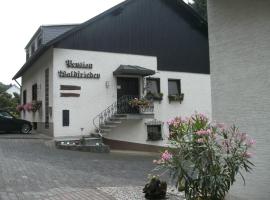 Pension Waldfrieden, hotel en Maring-Noviand