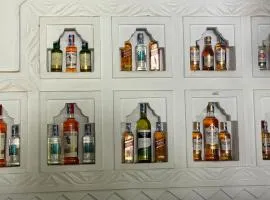 Coast comfort service lounge