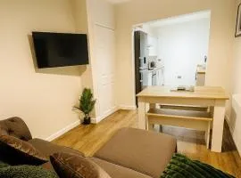 Bright 3BR Home 6 Guests ideal for Contractors