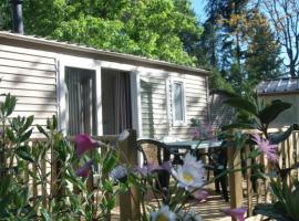 Chalet 3 étoiles - Piscine - ccaibfi, hotel i Saint-Jean-du-Gard
