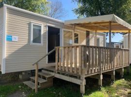 Camping 3 étoiles - Piscine - eeeddg, hotel a Saint-André-des-Eaux