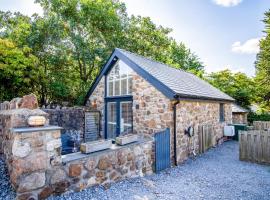 The Old Smithy - 2 Bedroom Cottage - Reynoldston, hotel i Reynoldston