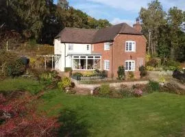 3-bedroom cottage set in a large enclosed garden
